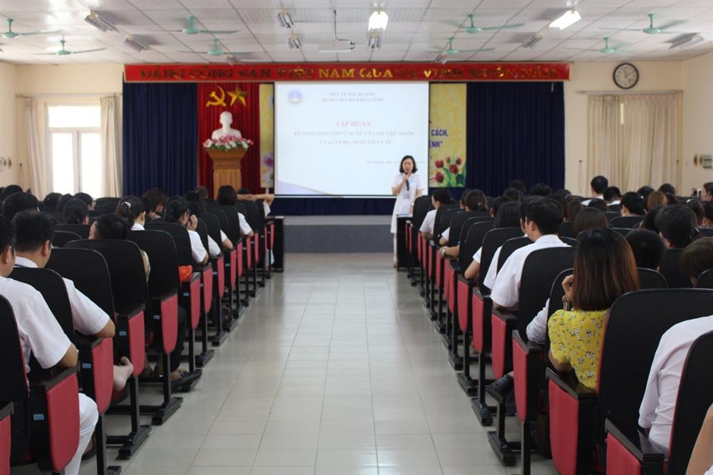 Bệnh viện đa khoa tỉnh Hải Dương tổ chức tập huấn nâng cao kỹ năng giao tiếp ứng xử năm 2019 